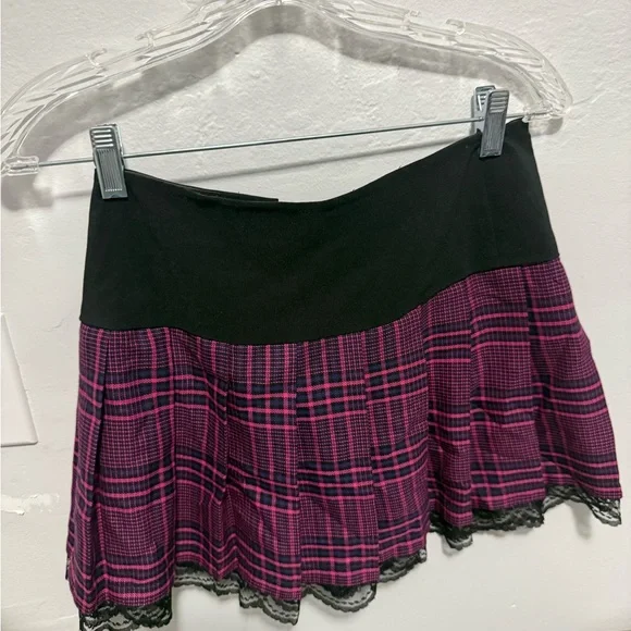 Plaid Pink and Black Women's Skirt vintage y2k grunge goth - Picture 3 of 3